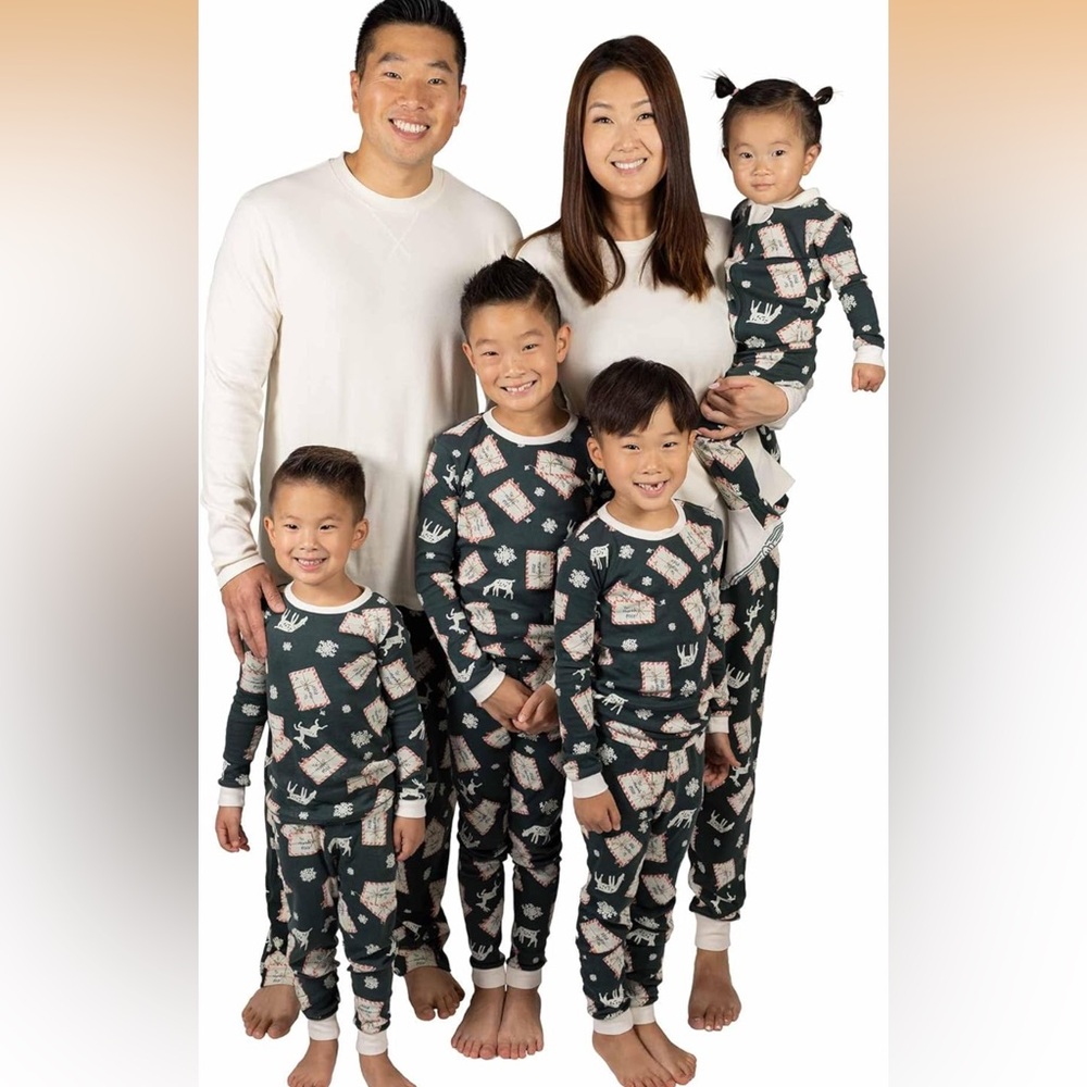 Burt’s Bees Letters to Santa Women’s Pajama Set XXL
